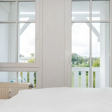 Apartment 358, Seepark *